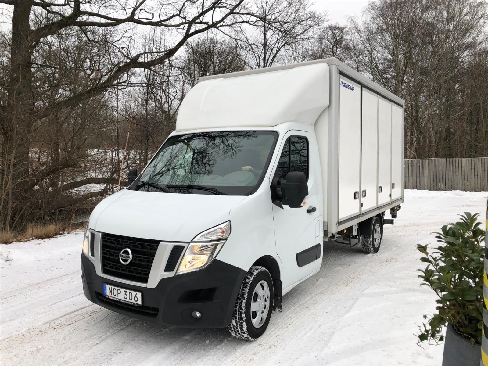 Skåpbil Nissan NV400 2.3 dCi Volymskåp (125hk) - 2016 m bakgavellift & öppningsbar vä sida
